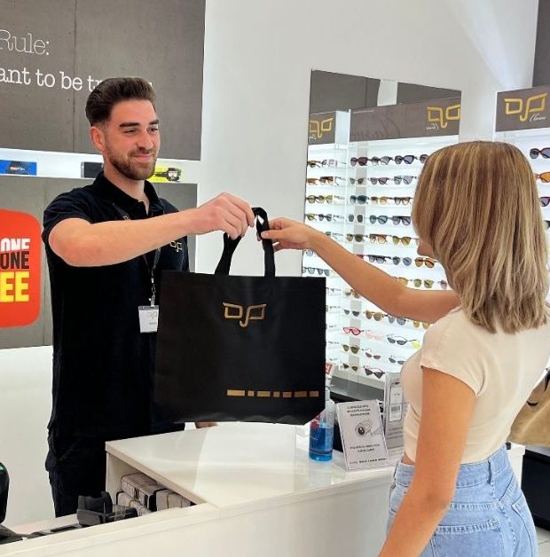 OJO SUNGLASSES - CUSTOMER EXPERIENCE